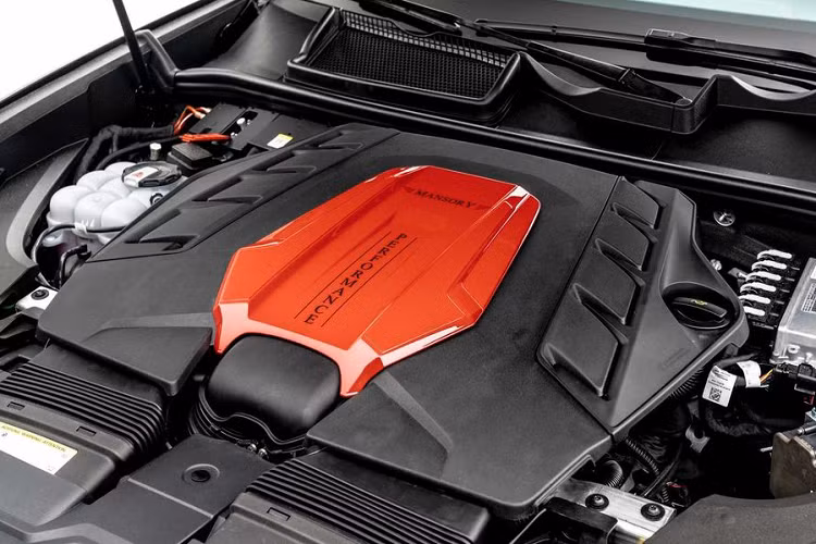 Từ đó, "Quái thú" làng SUV cao cấp đã gia tăng sức mạnh từ 592 mã lực/800 Nm mô-men xoắn ban đầu lên 770 mã lực/1.000 Nm mô-men xoắn.