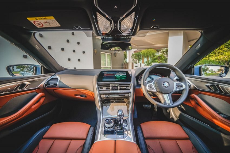 Dưới nắp ca-pô, xe sang BMW 840i Gran Coupe trang bị động cơ xăng tăng áp 3 lít 6 xi-lanh mạnh 335 mã lực ở dải vòng tua 5.000-6.000 vòng/phút và mô-men xoắn 500 Nm ở dải vòng tua 1.600-4.500 vòng/phút. Động cơ kết hợp với dẫn động cầu sau và hộp số tự động 8 cấp Steptronic Sport.