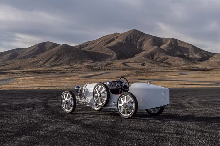 Với cấu hình cao nhất, Bugatti Baby II có thể đạt khoảng cách di chuyển tới 50 km ở chế độ chạy điện với tốc độ tối đa 68 km/h.