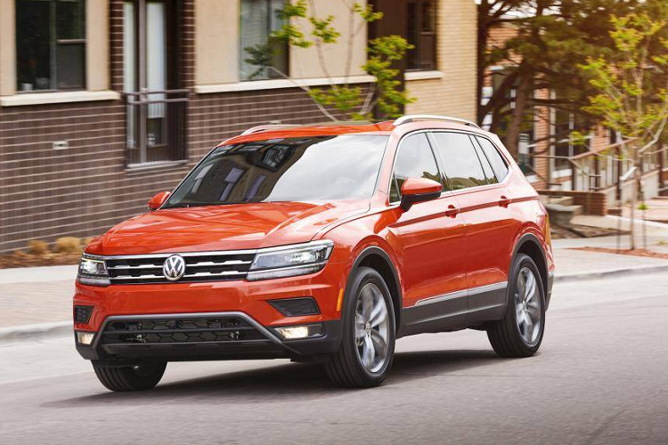9. Volkswagen Tiguan Mẫu xe gầm cao nổi tiếng đến từ Đức đứng ở vị trí thứ 9 với 47.500 xe được bán ra trong 6 tháng đầu năm 2020 tại Mỹ. Tại Việt Nam xe đang được nhập khẩu nguyên chiếc từ Mexico và phân phối chính hãng
