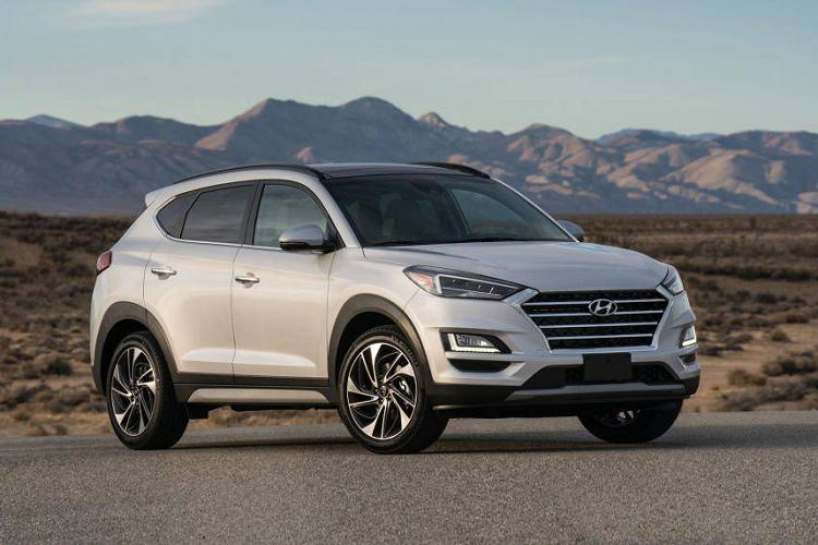 8. Hyundai Tucson Mặc dù nằm cùng phân khúc với Honda CR-V và Mazda CX-5 nhưng doanh số của Hyundai Tucson trong 6 tháng đầu năm 2020 khiêm tốn hơn (58.000 xe, giảm 12% so với cùng kỳ năm ngoái)