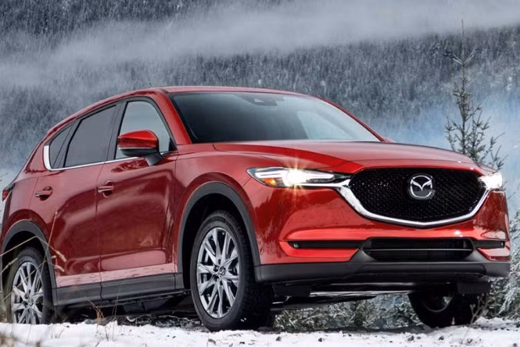 7. Mazda CX-5 Tương tự như Honda CR-V, Mazda CX-5 cũng đạt được nhiều thành công không chỉ ở Việt Nam mà còn ở cả Mỹ, doanh số 6 tháng đầu năm của Mazda CX-5 tại Mỹ là 65.100 xe