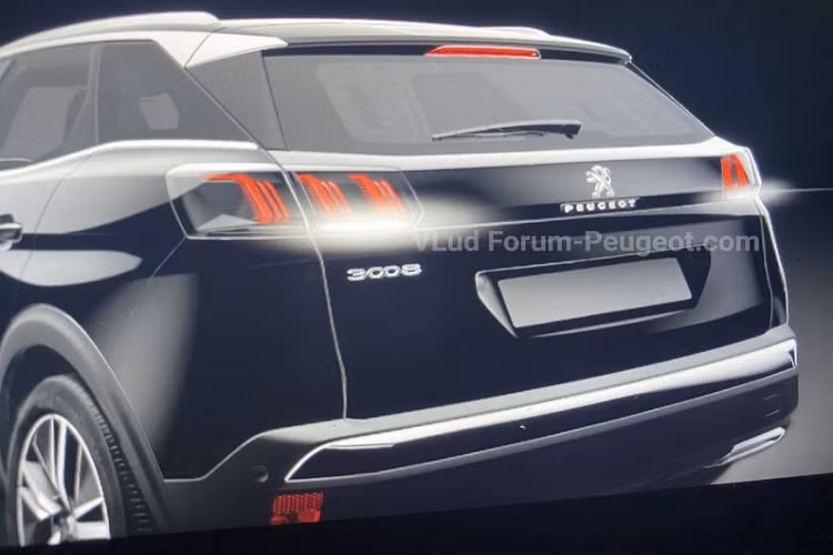 Ở phía sau của Peugeot 3008 thế hệ mới, các thay đổi có vẻ ít hơn, rõ rệt nhất chỉ có cụm đèn hậu cập nhật và cặp ống xả sáng loáng.