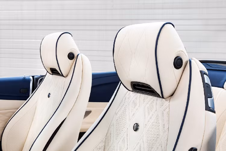 Hofele không chỉnh sửa gì về phần cơ cấu truyền động của xe. Do dựa trên nguyên bản Mercedes-AMG E53 Cabriolet nên chiếc HE Cabriolet này vẫn vận hành bằng khối động cơ I6 3.0L tăng áp kép, có khả năng sản sinh công suất 435 mã lực (320 kW) nhờ đạt mô men xoắn cực đại 520 Nm.