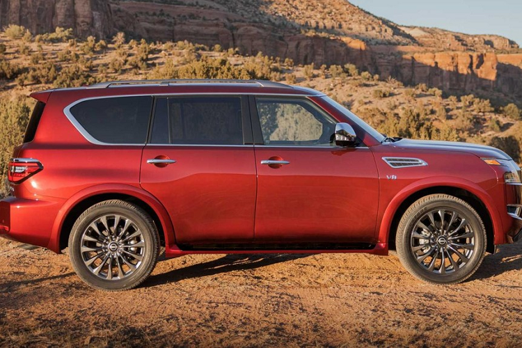 Nguồn cung cấp sức mạnh cho mẫu SUV cỡ lớn này là khối động cơ V8, dung tích 5,6 lít như cũ. Tuy nhiên, ở Nissan Armada 2021, động cơ này tạo ra công suất tối đa 400 mã lực và mô-men xoắn cực đại 560 Nm. Hai con số tương ứng của động cơ này ở phiên bản cũ là 390 mã lực và 534 Nm.