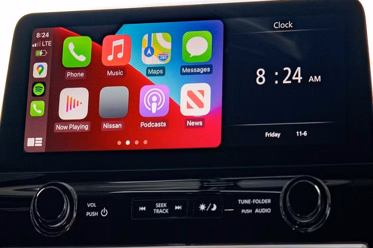 Chưa hết, mẫu SUV cỡ lớn này còn có màn hình đa thông tin 7 inch ở bảng đồng hồ. Trong khi đó, bản Platinum cao cấp nhất được nâng cấp ở gương chiếu hậu với kích thước 9,4 inch thay vì 7,5 inch như cũ.