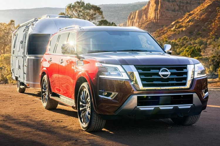 Sức mạnh động cơ được truyền tới 4 bánh thông qua hộp số tự động 7 cấp. Nhờ đó, xe vẫn có sức kéo 3.855 kg như trước. Hiện giá xe Nissan Armada 2021 vẫn chưa được công bố. Xe sẽ cạnh tranh với những đối thủ như Toyota Land Cruiser và Ford Expedition tại thị trường Mỹ.