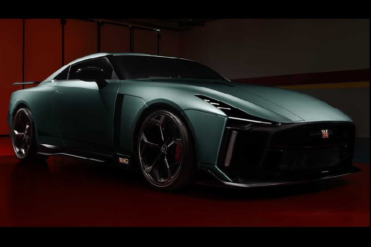 Để xử lý sức mạnh gia tăng, chiếc xe thể thao được lắp đặt phanh Brembo hiệu suất, hệ thống treo Bilstein được làm lại với giảm xóc có thể điều chỉnh liên tục và lốp Michelin Pilot Super Sport kích thước 255/35 R21 ở phía trước và 285/30 R21 ở phía sau.