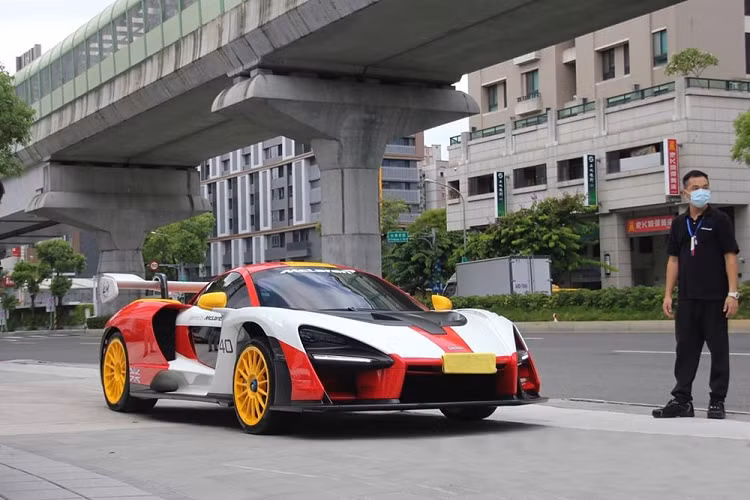 Tuy nhiên, khối động cơ này khi lắp trên McLaren Senna LM có công suất lên đến 814 mã lực, cao hơn 25 mã lực so với McLaren Senna tiêu chuẩn. Mô-men xoắn cực đại của xe là 800 Nm. McLaren Senna LM có thời gian tăng tốc từ vị trí xuất phát lên 100 km/h chỉ trong vòng 2,8 giây. Các ống xả của McLaren Senna phiên bản LeMans đều được mạ vàng 24k.