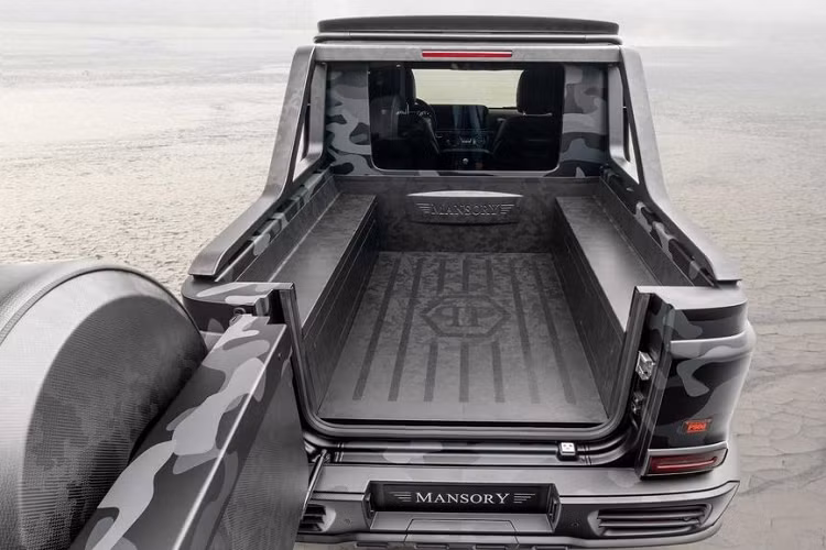 Và tất nhiên, sẽ không có một bản độ Mansory hoàn chỉnh nếu thiếu đi những nâng cấp của khoang động cơ. Mặc dù Mansory chưa công bố thông số chi tiết trên website nhưng phiên bản này được cho rằng sẽ sở hữu khối máy tương tự người anh em SUV.