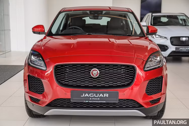 Tuy nhiên, phải đến tháng 8/2020 này, mẫu xe Jaguar E-Pace 2020 mới chính thức được bán ra tại Malaysia.