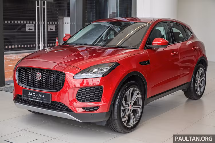 Mẫu SUV cỡ nhỏ hạng sang Jaguar E-Pace mới lần đầu xuất hiện tại Malaysia trong Triển lãm Auto Expo 2018. Xe dự kiến bán ra tại thị trường này vào nửa đầu năm 2019.