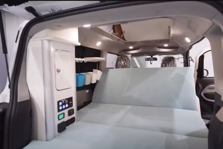 Chỉ được bán ở thị trường nội địa Hàn Quốc, Ravy có chiều dài chỉ gần 3,6 mét, khiến nó ngắn hơn gần 60 cm so với Kia Soul, và ngắn hơn khoảng 25 cm so với bản Mini Cooper hatchback 2 cửa.