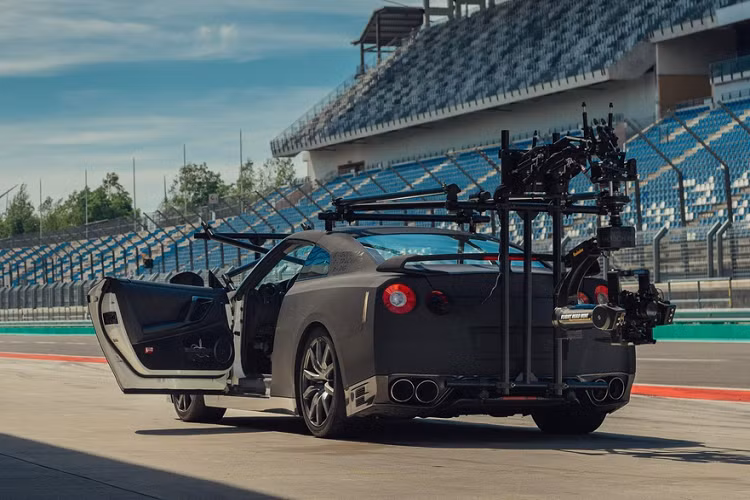 Mauro Calo chia sẻ chiếc Nissan GT-R hàng độc là mẫu xe duy nhất đáp ứng được các tiêu chí của ông, nó có hiệu suất của một chiếc siêu xe cùng khả năng xử lý ổn định.