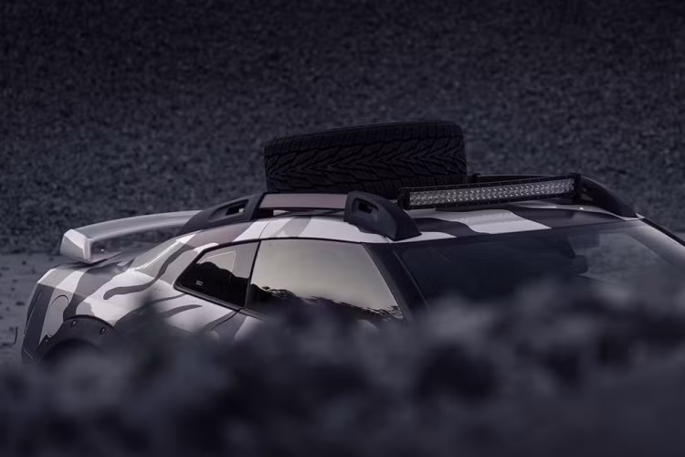 Bên cạnh đó, chiếc GT-R Godzilla 2.0 cũng được thay thế bộ lốp Toyo Proxes ST III, thường dùng cho các mẫu xe SUV và xe off-road.