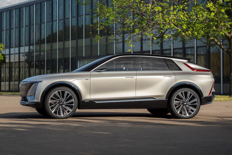 Cadillac Lyriq chạy mới được xây dựng dựa trên nền tảng mô-đun thế hệ thứ 3, giúp tối ưu quãng đường di chuyển và không gian khoang hành khách cho những mẫu SUV chạy điện.