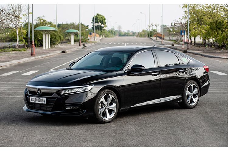 6. Honda Accord: 15 xe Kết thúc tháng 10/2020, đã có 15 xe Honda Accord được bán ra thị trường, giảm 8 xe so với tháng trước. Doanh số cộng dồn 10 tháng đầu năm của mẫu sedan hạng D Honda Accord đạt 204 xe.
