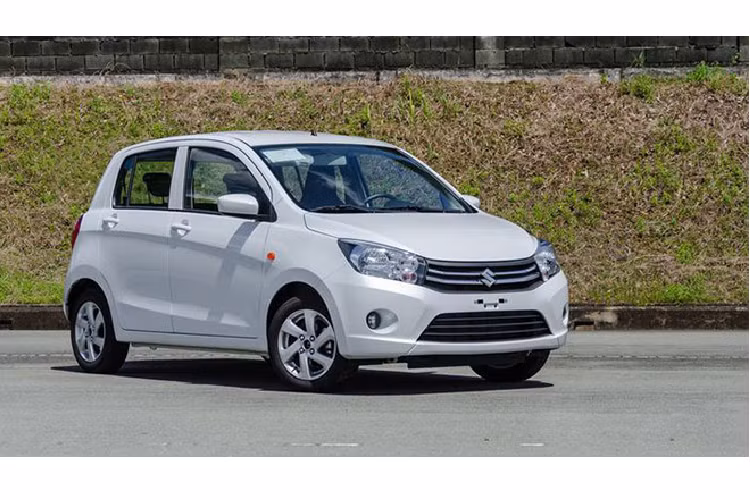 2. Suzuki Celerio: 2 xe Với lượng xe ít ỏi còn lại tại các đại lý, Suzuki Celerio chỉ bán được 2 xe trong tháng 10/2020. Cộng dồn từ đầu năm đến hết tháng 10, đã có 201 xe Celerio được giao đến tay khách hàng. Hiện tại, Suzuki đã thông báo tạm ngừng phân phối mẫu ô tô cỡ nhỏ hạng A này tại thị trường ôtô Việt Nam.
