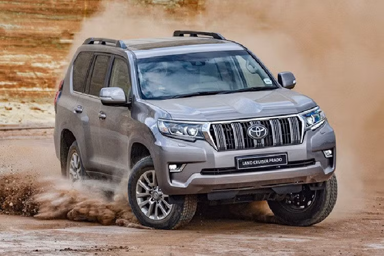 5. Toyota Land Prado: 10 xe Toyota Land Prado bán được 10 xe trong tháng 10/2020, giảm 18 xe so với tháng 9/2020. Đây là tháng thứ 2 liên tiếp doanh số mẫu SUV này sụt giảm. Sau 10 tháng đầu năm 2020, đã có 329 xe Toyota Land Prado được giao đến tay khách hàng.