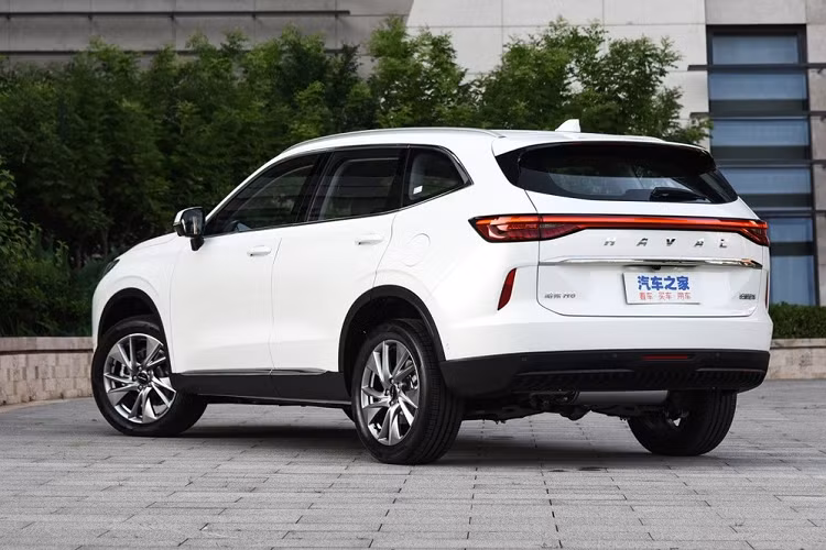 Về hệ thống máy móc, Haval H6 Supreme có các tùy chọn động cơ tăng áp dung tích 1.5 lít sản sinh 150 mã lực hoặc 169 mã lực, và sẽ sớm có thêm bản tăng áp dung tích 2.0 lít sản sinh 224 mã lực.