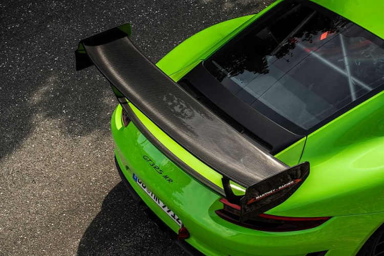 Gói nâng cấp này hiện đã có thể được đặt hàng thông qua trang web chính thức của Manthey-Racing. Mức giá gói độ Porsche 911 GT3 RS mới cũng được công bố trên trang chủ của thương hiệu này.