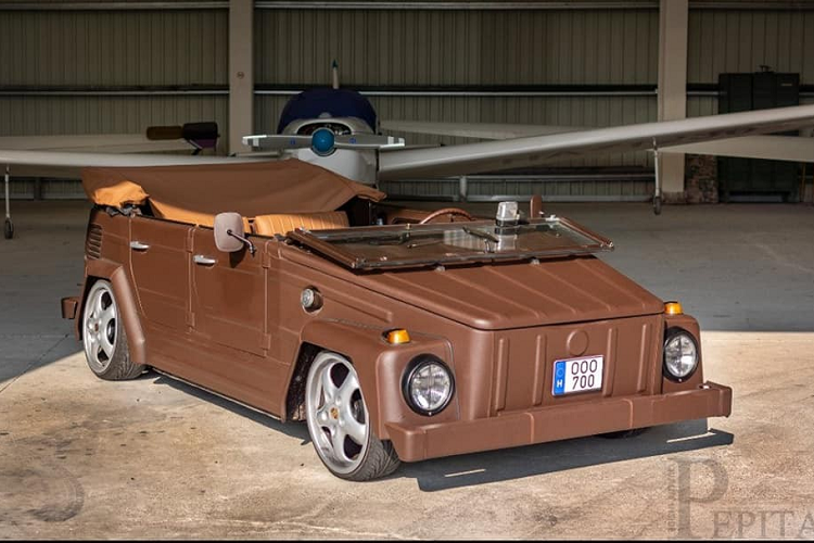 mẫu xe Volkswagen Type 181, được bán với tên biệt hiệu “The Thing” ở thị trường Mỹ, là một trong những mẫu xe kỳ quái nhất từng được bán ra công chúng và chiếc xe mà chúng ta có ở đây có lẽ là kinh khủng hơn đa số.