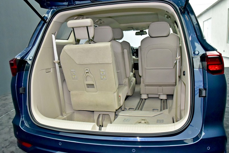 Nếu chi thêm tiền, khách hàng Trung Quốc có thể mua bản 4 chỗ sang trọng hơn của mẫu MPV này.