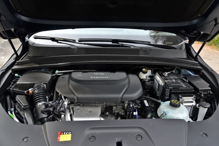 Nguồn cung cấp sức mạnh cho Wuling Victory 2021 tại thị trường Trung Quốc là khối động cơ xăng 4 xi-lanh, tăng áp, dung tích 1,5 lít, sản sinh công suất tối đa 177 mã lực và mô-men xoắn cực đại 290 Nm. Động cơ kết hợp với hộp số tự động 8 cấp hoặc hộp số sàn 6 cấp.