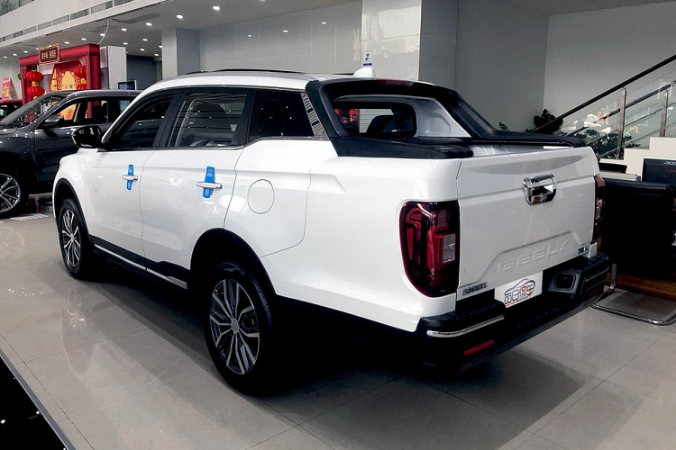 Mang hình thái khác lạ, song giá xe Farizon FX lại không hề rẻ nếu so sánh ở thị trường Trung Quốc với giá dao động 126.900 – 136.900 nhân dân tệ (tương đương 434 – 469 triệu đồng).