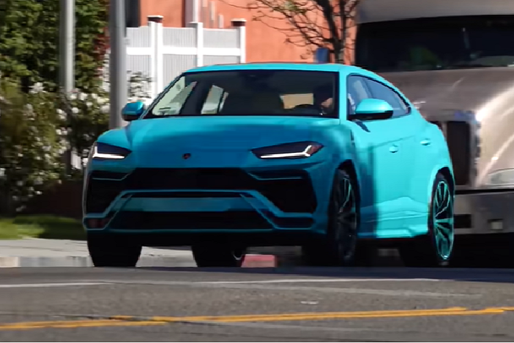 Sau sự ra mắt của Urus, doanh số của Lamborghini đã tăng tới 43% trong năm 2019, với tổng số 8.205 xe được bán ra. Trong đó, Urus chiếm 61% doanh số tổng, tương đương 4.962 chiếc.