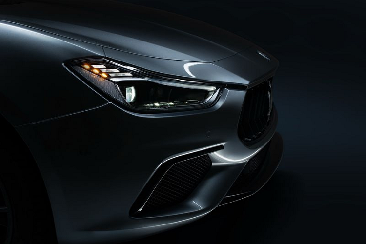 Giá xe Maserati Ghibli Hybrid mới chưa được công bố, đây chỉ là bước đầu tiên trong kế hoạch điện hóa tất car các mẫu Maserati hoàn toàn mới. Trong tương lai, Maserati sẽ cung cấp những mẫu xe chạy điện hoàn toàn đầu tiên là GranTurismo và GranCabrio mới - được thiết lập ra mắt vào năm 2021.