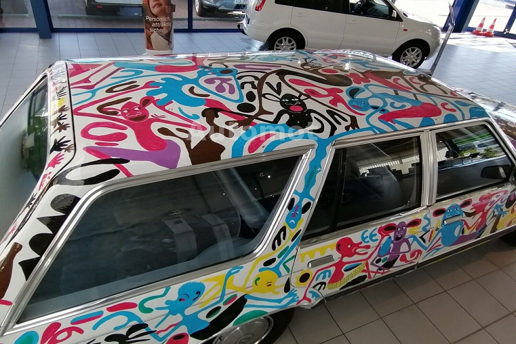 Hiện tại, nó thuộc sở hữu của một đại lý xe cũ ở Đức và không ai rõ vì sao họ lại có được nó. Giờ đây, giá xe Ford LTD Station Wagon 1984 này đang được rao bán 1.999.999 euro (gần 55 tỷ đồng), nhưng người bán cũng nói rằng đây là một cái giá có thể thương lượng được. Thực tế, người bán còn hi vọng rằng có thể bán chiếc xe ở giá cao hơn nữa “bởi đây là nghệ thuật, và nghệ thuật thì luôn luôn vô giá”.