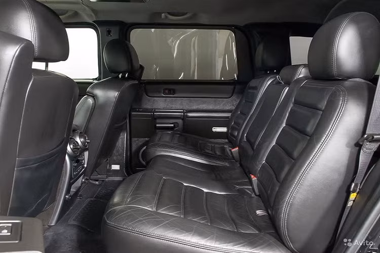 Ở thể trạng ban đầu, Hummer H2 sở hữu hai lựa chọn động cơ bao gồm máy V8 6.0 lít hoặc V8 6.2 lít. Theo thông tin từ nhà độ, đây là phiên bản H2 sử dụng động cơ V8 6.0 lít với những tinh chỉnh về mặt công suất, đem tới sức mạnh dồi dào hơn.