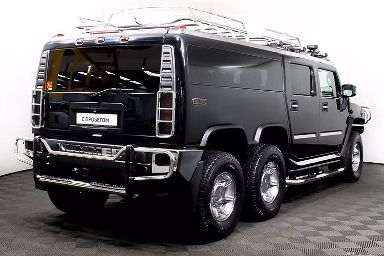 Mặc dù không công bố chi tiết về quá trình sửa đổi nhưng theo trực quan, đây dường như là một bản độ cao cấp và đạt tiêu chuẩn tương đương một phiên bản giới hạn của Hummer.