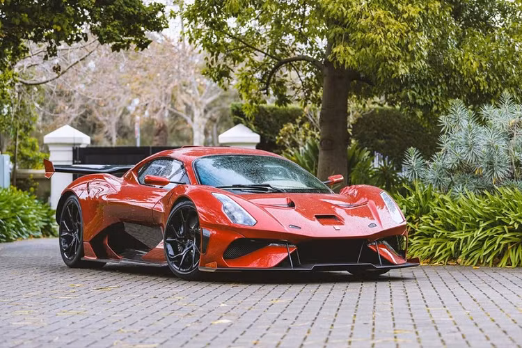 "Đây cũng là cột mốc quan trọng đối với Brabham Automotive, chúng tôi sẽ tiếp tục cho ra mắt những mẫu xe trong tương lai. Thông tin cụ thể về dự án tiếp theo sẽ được công bố trong những tháng tới", ông Dan Marks nói thêm.