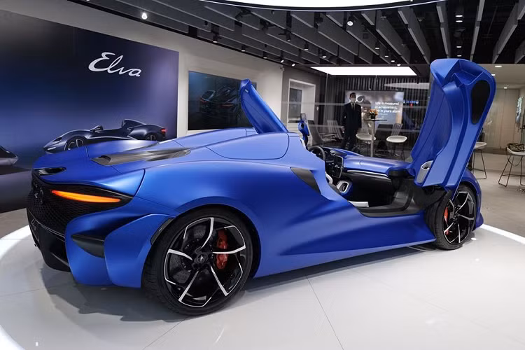 Chiếc siêu xe McLaren Elva đầu tiên bàn giao cho các đại gia ở Hồng Kông có thể là vào cuối năm nay hoặc Quý I năm 2021 hay có thể chậm hơn. Việc này phụ thuộc vào nhà máy của hãng sẽ mở lại khi nào.