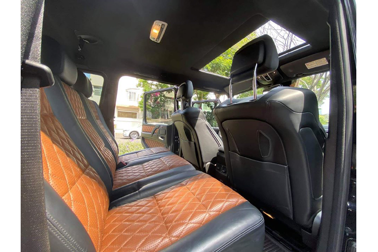 Xuất thân là dòng xe dành cho quân sự, Mercedes-AMG G-Class là dòng xe lâu đời và mang tính biểu tượng cho dòng xe SUV của thương hiệu “Ngôi sao ba cánh”. Danh tiếng của G-Class được gầy dựng bởi sự linh hoạt và độ bền bỉ khi sử dụng.