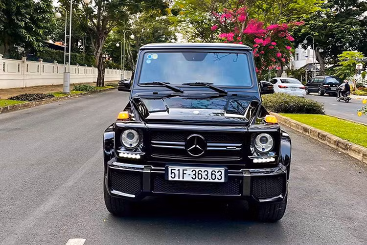 Điểm độc đáo của nó là biển số đẹp 51F – 363.63 tạm dịch là “Có Lộc – Có Tài” mang ý nghĩa tốt đẹp đem lại sự may mắn phát đạt cho chủ sở hữu, ngoài ra nó còn mang ý nghĩa với cái tên “G63”.