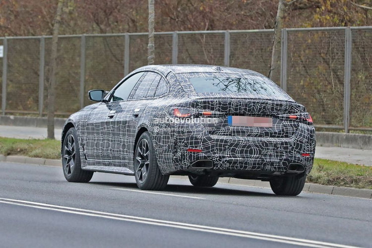 Nếu là một tín đồ của hãng xe xứ Baravia, bạn có thể nhận ra sự tương đồng đặc biệt giữa bộ lưới tản nhiệt này với mẫu BMW M4 2021 mới ra mắt cách đây một thời gian.