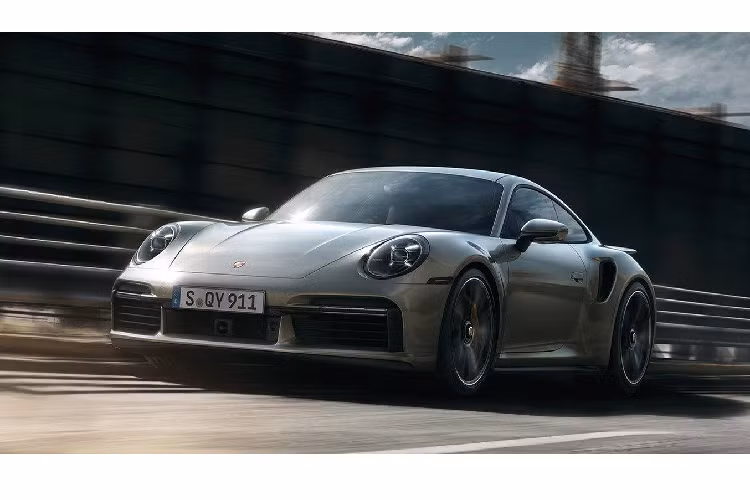 Hiện tại, Porsche 911 Turbo S 2021 mới vẫn chưa được đem đi thử nghiệm trên Nurburgring, Walliser cho biết chiếc xe sẽ được mang lên đó khi nó sẵn sàng, cùng với đó là thời tiết tại Đức tốt hơn hiện tại. Phiên bản 911 Turbo cũng đang được phát triển và ra mắt trong thời gian tới đây.