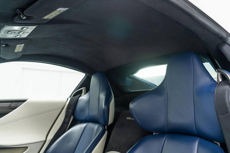 Giá xe Lexus LFA của Hilton hiện đang được bán là 495.900 USD, đắt hơn rất nhiều so với giá khởi điểm 375.000 USD ban đầu của LFA.