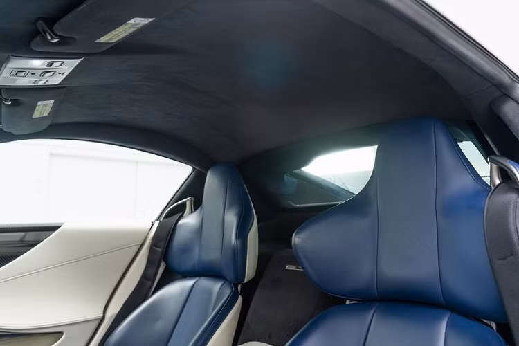 Giá xe Lexus LFA của Hilton hiện đang được bán là 495.900 USD, đắt hơn rất nhiều so với giá khởi điểm 375.000 USD ban đầu của LFA.