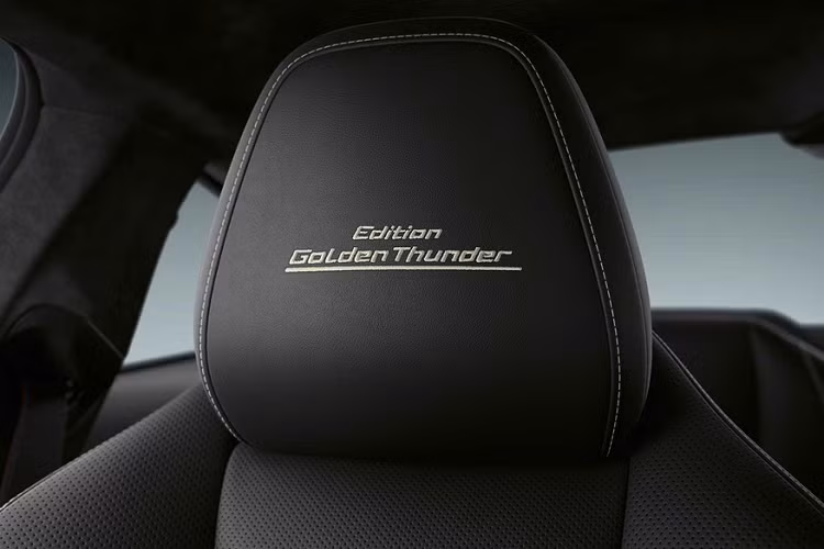 Hãng xe Đức chưa công bố giá xe BMW 8-Series Golden Thunder Edition phiên bản đặc biệt này. Mẫu xe mới sẽ được sản xuất từ tháng 9 tới.