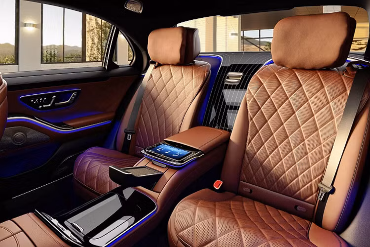 Quay lại chiếc S-Class thì hãng đã thống kê thị trường Trung Quốc chiếm đến đến 30% thị phần của dòng này ( Maybach ở TQ chiếm 60% thị phần của hãng ).