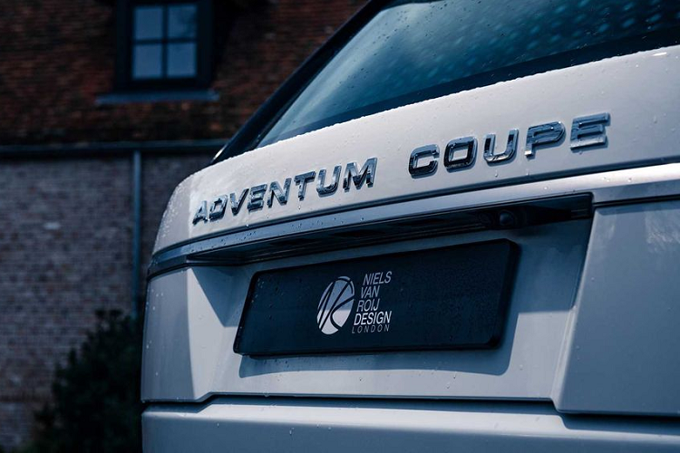 Giá xe Range Rover Adventum Coupe khởi điểm từ 270.000 Euro (tương đương khoảng 6,98 tỷ đồng), chưa bao gồm thuế và các chi phí liên quan khi người mua muốn cá nhân hóa. Quá trình xây dựng sẽ cần ít nhất 6 tháng để hoàn thiện mỗi chiếc xe.