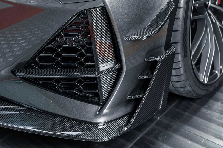 Giống với những gói độ được ABT Sportsline ra mắt trước đây, cả RS7-R và RS6-R đều sở hữu những nâng cấp dành cho động cơ. Cụ thể, trên phiên bản này, khối động cơ V8 dung tích 4.0 lít tăng áp kép của xe được nâng cấp với sức mạnh tối đa ở mức 730 mã lực, cao hơn đến 141 mã lực so với xe nguyên bản và mô-men xoắn cực đại cũng tăng từ 800 Nm lên con số 920 Nm.