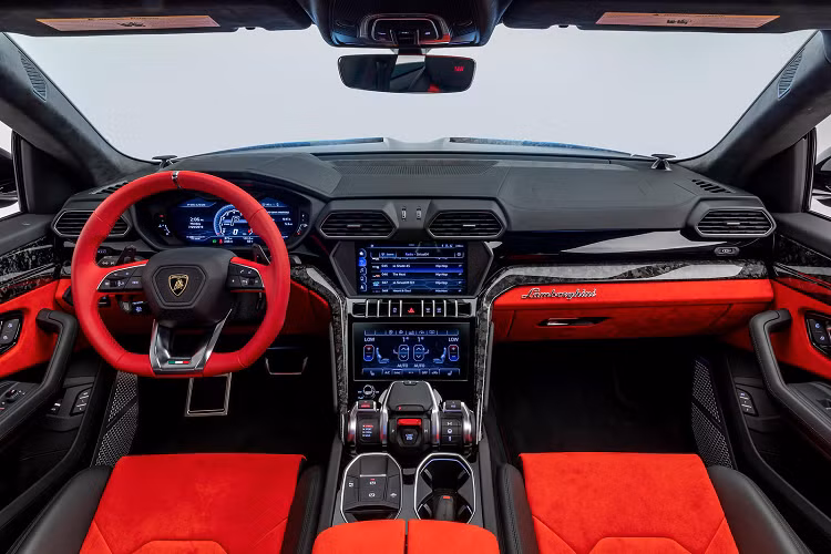 Hãng độ đến từ Miami sẽ đưa ra hai cấp độ nâng cấp động cơ khác nhau. Đầu tiên là gói Stage 1 với công suất được nâng từ 640 mã lực lên 740 mã lực, trong khi đó gói Stage 2 cao cấp hơn sẽ làm cho chiếc Urus này có công suất cực đại lên đến 840 mã lực. Với sức mạnh này, chiếc SUV này có thể hoàn thành quãng đường 1/4 dặm trong chỉ chưa đầy 11 giây.