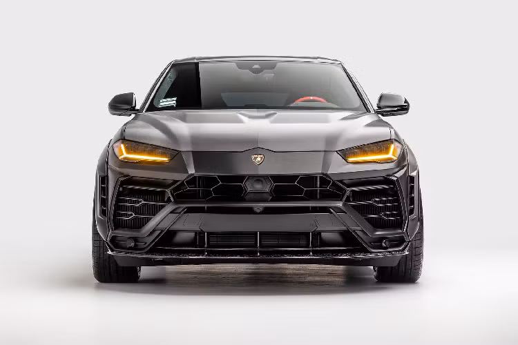 Giá bán body kit Lamborghini Urus này sẽ ở vào mức 30.795 USD cho bản tiêu chuẩn và 34.785 USD cho bản carbon đúc. Giá bán đó đã bao gồm những nâng cấp về động cơ của xe.