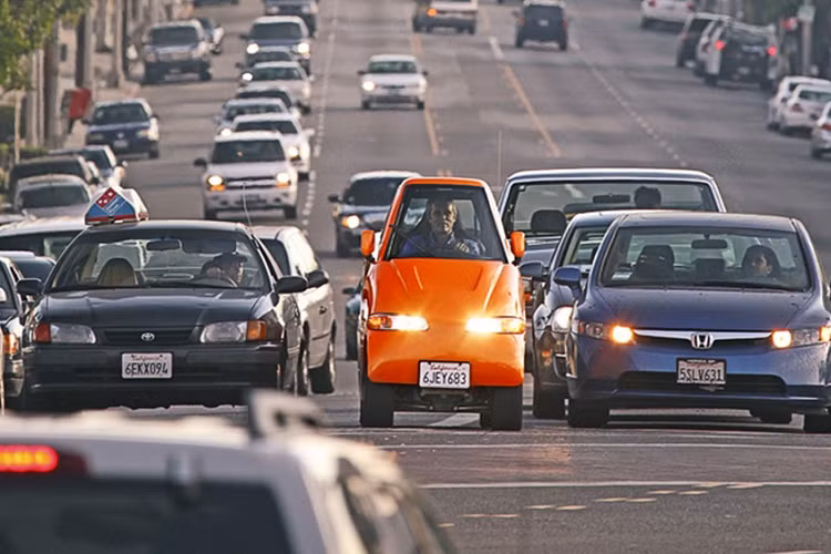 Commuter Cars đã chẳng làm được điều gì lớn lao, cho dù dám mạnh bạo tuyên bố rằng họ sẽ mang đén phương tiện chạy điện đột phá nhất mà sẽ thay đổi hoàn toàn hệ thống giao thông thành phố - bên cạnh lời quảng cáo nó là “cục nam châm hút gái”. Dù được tán dương bởi Clooney và giới truyền thông đưa tin rầm rộ khi đó, Tango T600 không hề đi vào sản xuất đại trà và tên tuổi Commuter Cars thì dần dần biến mất.