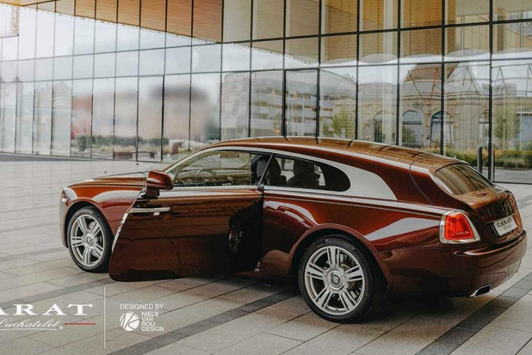 Vị khách hàng này đã tìm đến một công ty chế tạo thân vỏ có tên Carat Duchatelet để thay đổi thiết kế cho chiếc Rolls-Royce Wraith của mình. Đó là lúc chiếc Rolls-Royce Wraith shooting brake ra đời.